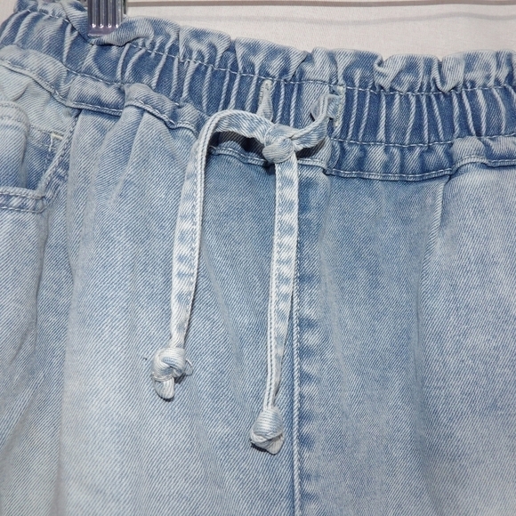 Time and Tru Distressed shorts medium - Picture 9 of 10